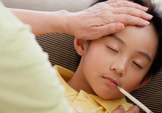 中暑初期癥狀跟新冠肺炎相似，它們各是怎樣的癥狀？