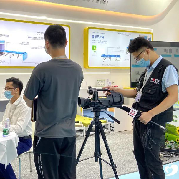 愛陪醫(yī)院共享陪護(hù)床頭柜高顏值高標(biāo)準(zhǔn)，提升醫(yī)院病房環(huán)境