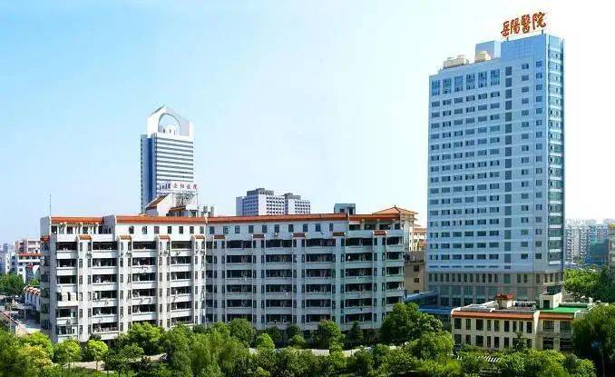 醫(yī)院共享陪護(hù)柜一物多用，便醫(yī)惠民！