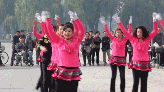 1575083147263658.gif 640.gif